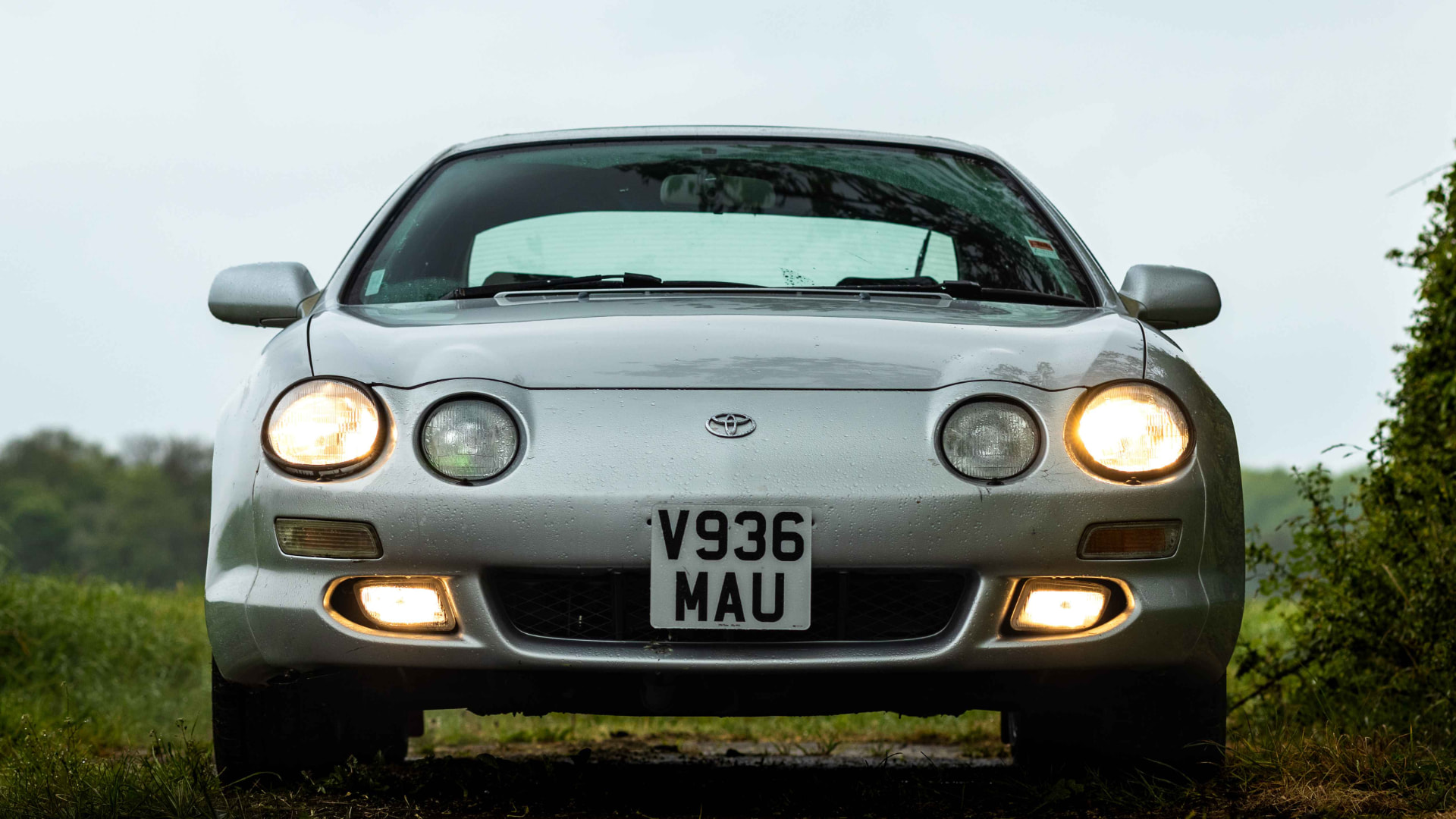 Celica GT — Front